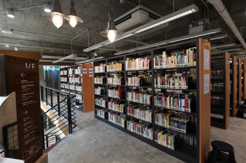 沙梨頭圖書館外景及內景