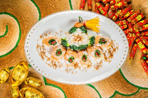 Deep- fried scallops, shrimp paste with crab meat and Yunnan ham