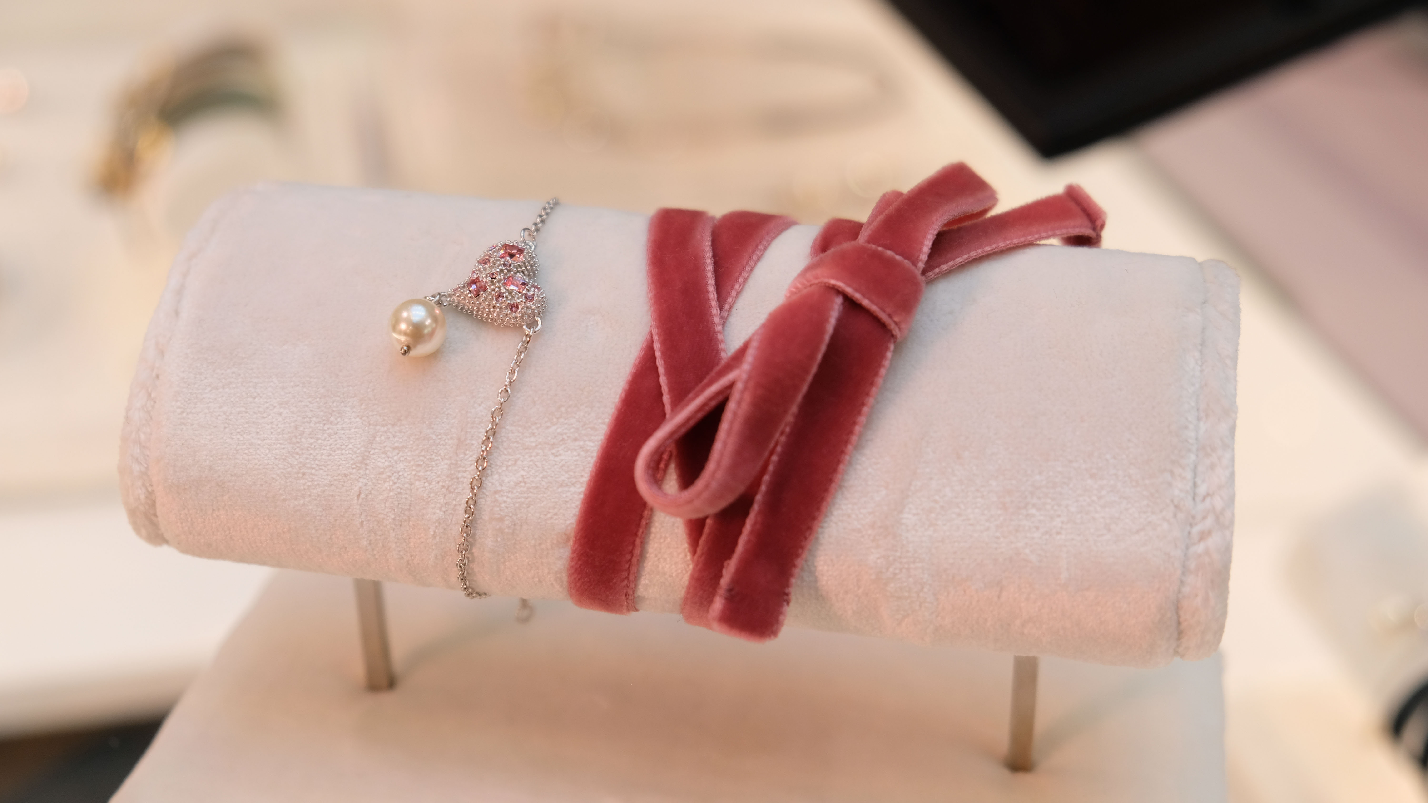 MIUMIU情人节限定少量出貨