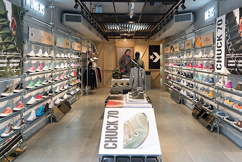 3. Converse Macau Pinnacle Store Interior_horizontal