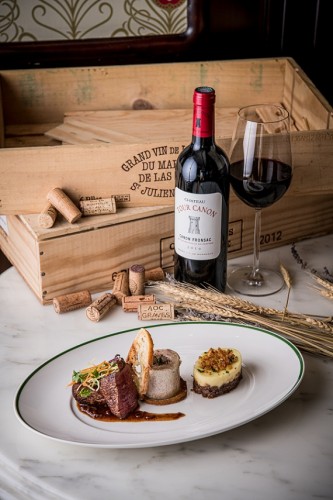 Roasted US beef tenderloin and bone marrow, beef check parmentier and Bordelaise sauce 烤美國牛柳, 牛骨髓及牛臉肉醬配乾葱紅酒汁