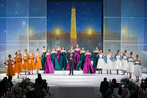當晚華麗的珠寶FASHION SHOW