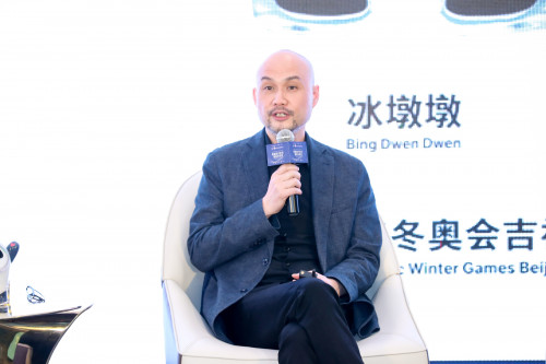 劉平雲認為,“設計應該保持人文之心、藝術之眼,堅持人文情懷,以科技為媒介,看向未來,最終以商業為目的為民眾服務。”
