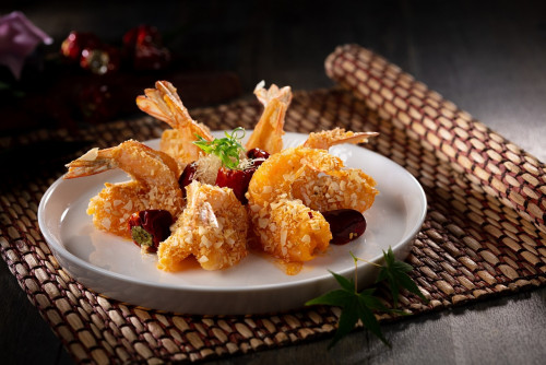 North Palace - Beijing-style crispy prawns with nuts, sweet and sour sauce 北京乾果酥皮蝦