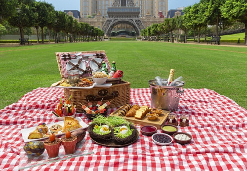 Parisian picnic