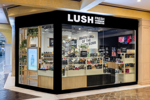 Lush_Venetian Shop_shop front 3
