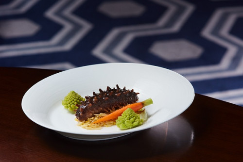 Black Pearl 2022_La Chine - Braised Hokkaido sea cucumber and dried shrimp roe in spring onion sauce with orzo pasta 蔥燒蝦子北海道遼參伴意大利米形麵
