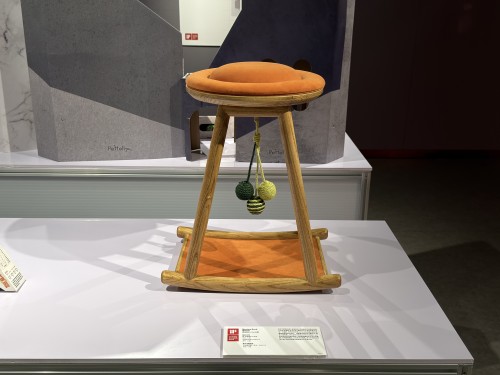 《Mystery Rock》寵物家具