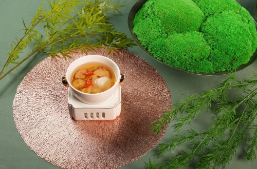 杭菊杞子響螺燉花膠 Double-boiled Fish Maw Soup, Conch, Chrysanthemum, Wolfberry